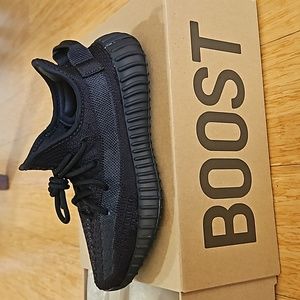BRAND NEW open box Adidas Yeezy 350 Boost V2 - Size 5
